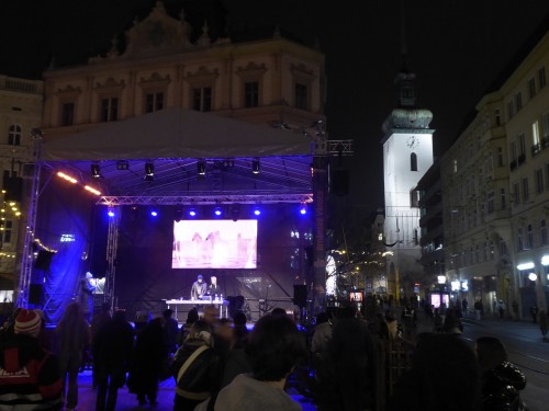 pohled na Vánoční pódium (prosinec 2025)