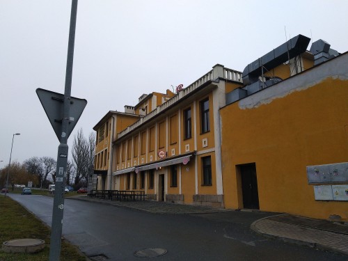 pohled na budovu (prosinec 2025)