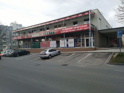 pohled na budovu (duben 2026)