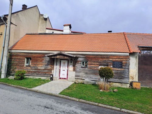 pohled na budovu (březen 2024) pohled na budovu (březen 2024)