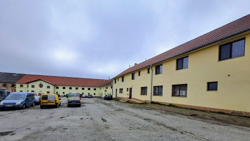 pohled na budovu (duben 2025) pohled na budovu (duben 2025)