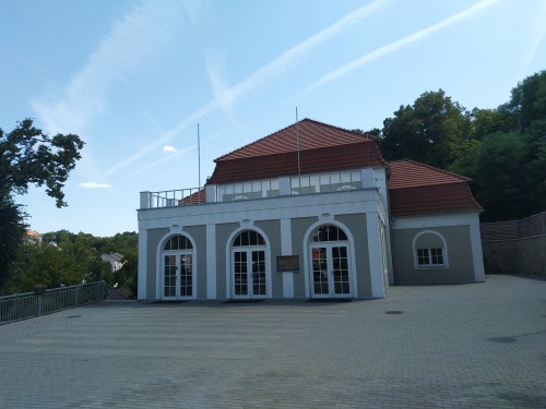 pohled na budovu (červenec 2025) pohled na budovu (červenec 2025)