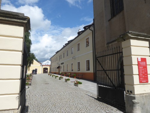 pohled na budovu (srpen 2025)