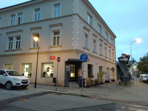 pohled na budovu (září 2025)